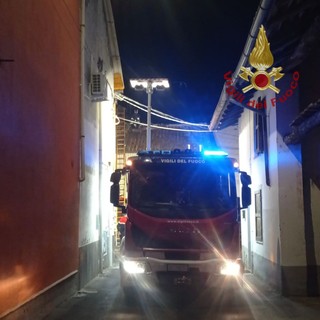 Garlasco: incendio di una canna fumaria, sul posto i Vigili del fuoco