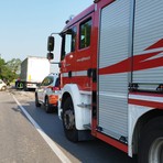 Villanova D'Ardenghi, scontro tra furgone e camion sulla provinciale 596, perde la vita una donna di 62 anni