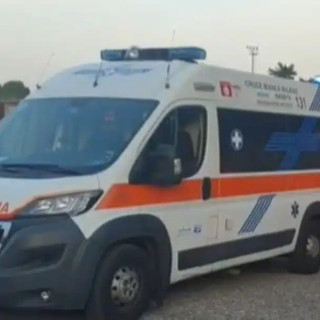 Abbiategrasso, scontro nella notte tra due auto: elisoccorso sul posto, quattro feriti