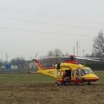 Vigevano, cade dallo scooter e un’auto la travolge, 31enne muore in ospedale