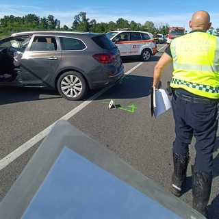 Vigevano: scontro tra auto alla frazione Morsella, soccorse 3 persone