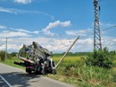 Cilavegna: camioncino con piattaforma esce di strada e finisce contro palo della luce, soccorso un 24enne Cilavegna: camioncino con piattaforma esce di strada e finisce contro palo della luce, soccorso un 24enne