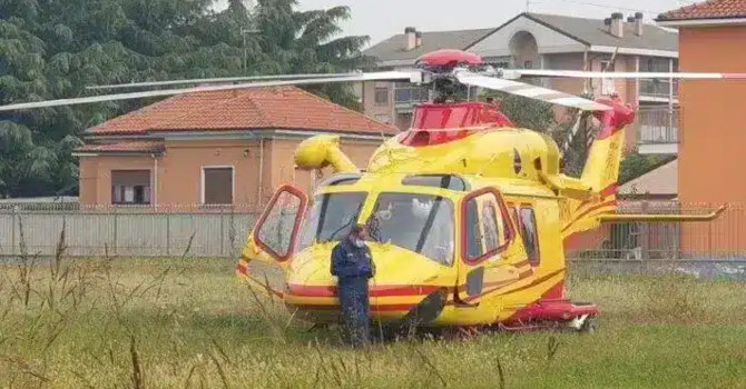 Scontro sulla statale 494 ad Abbiategrasso: motociclista ferito elitrasportato in ospedale