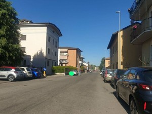 Magenta, undicenne avvicinata da uno sconosciuto in furgone: fugge e si salva