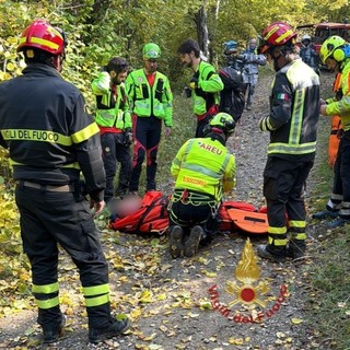 Oltrepò: cade in moto sulla strada del monte Alpe, uomo soccorso dai Vigili del fuoco
