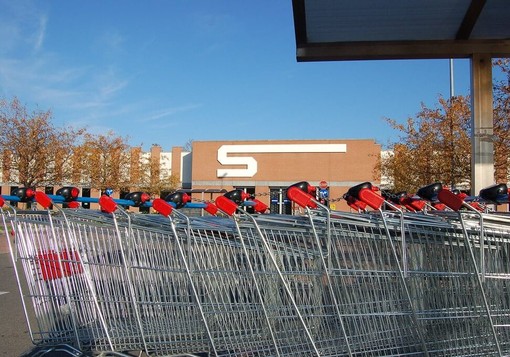 Tensione ai centri logistica Esselunga, oggi incontro in Prefettura