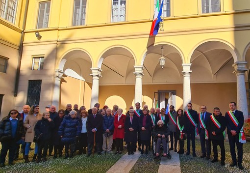Pavia, consegnate le Medaglie d'Onore a 23 militari deportati nei lager nazisti Pavia, consegnate le Medaglie d'Onore a 23 militari deportati nei lager nazisti