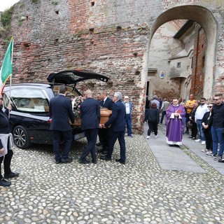 Lomello, l'ultimo commosso saluto a Jessica Zilio