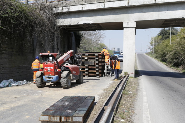 Sannazzaro: effettuati i lavori di consolidamento sul ponte della ferrovia