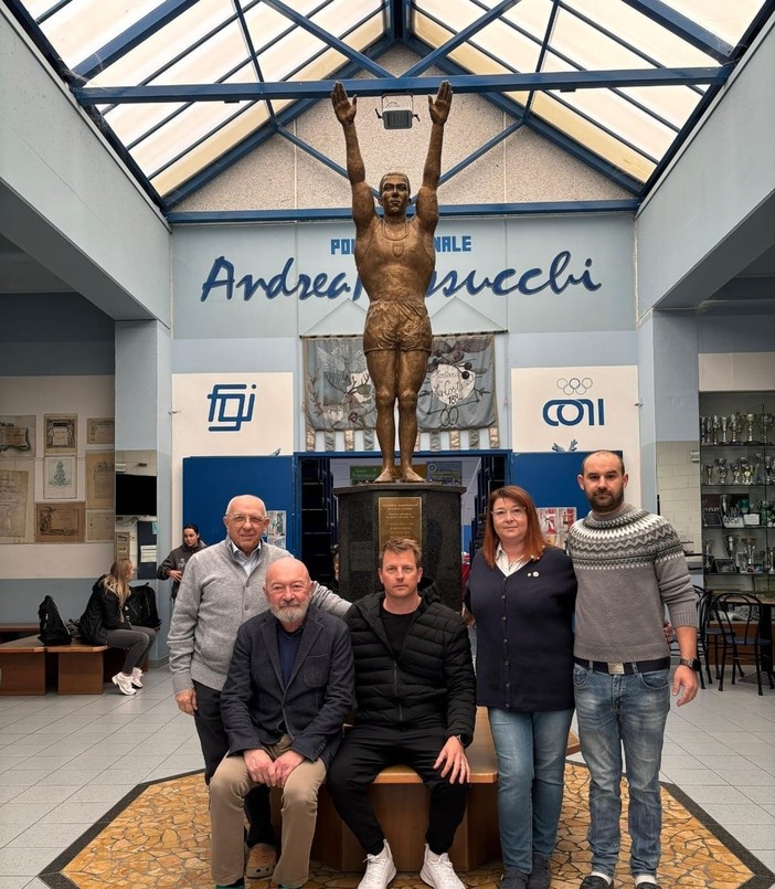 Mortara, l'ex campione del mondo di F1 Kimi Raikkonen presente alla gara di zona tecnica al PalaMassucchi