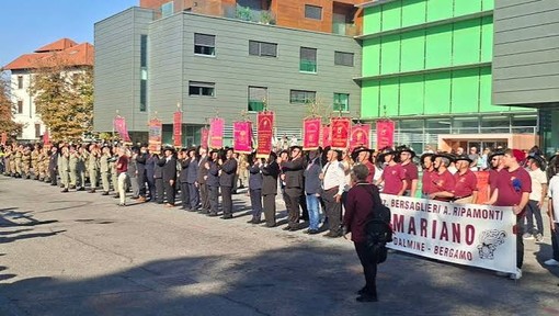 Abbiategrasso in festa per i Bersaglieri: una città intera nel segno della memoria, dell’identità e dell’appartenenza Abbiategrasso in festa per i Bersaglieri: una città intera nel segno della memoria, dell’identità e dell’appartenenza