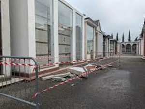 Magenta, emergenza furti al cimitero: tra danni per migliaia di euro e la beffa per i privati