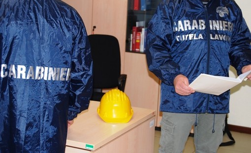 Pavia: trovati 4 lavoratori in nero in un esercizio commerciale, sanzioni per oltre 16mila euro e attività sospesa Pavia: trovati 4 lavoratori in nero in un esercizio commerciale, sanzioni per oltre 16mila euro e attività sospesa