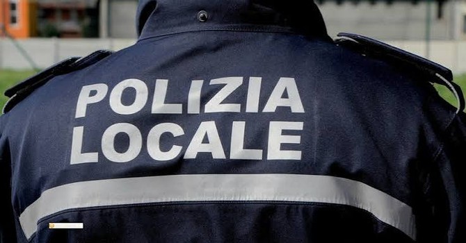 Vigevano: polizia locale, controllo in strada: sequestrata sostanza stupefacente. Ritirata la patente Vigevano: polizia locale, controllo in strada: sequestrata sostanza stupefacente. Ritirata la patente