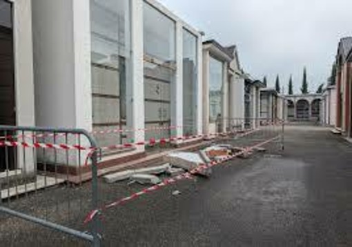 Magenta, emergenza furti al cimitero: tra danni per migliaia di euro e la beffa per i privati Magenta, emergenza furti al cimitero: tra danni per migliaia di euro e la beffa per i privati