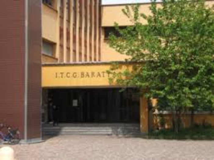 Voghera: allarme incendio all'istituto tecnico &quot;Baratta&quot;, sul posto i Vigili del fuoco