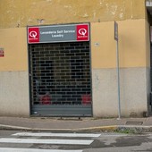 Tensione in via Zara a Magenta: uomo nudo tenta di appiccare il fuoco a una lavanderia