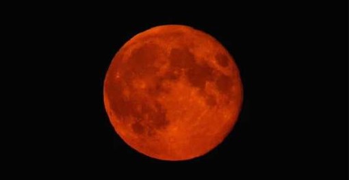 Eclissi lunare nella notte tra sabato e domenica: in Italia sarà visibile dalle 4.28 fino all'inizio della fase totale