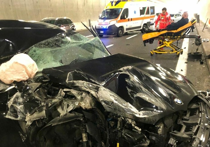 Grave incidente sulla Boffalora-Malpensa: auto si ribalta due volte, 31enne in ospedale Grave incidente sulla Boffalora-Malpensa: auto si ribalta due volte, 31enne in ospedale