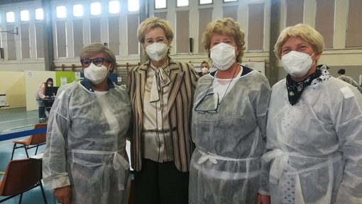 Letizia Moratti: «Vicini al 70% dei lombardi vaccinati e all'immunità di comunità» Letizia Moratti: «Vicini al 70% dei lombardi vaccinati e all'immunità di comunità»