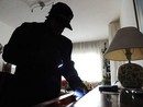 Mortara: doppio furto in abitazione, ladri in fuga con braccialetti in oro e in argento