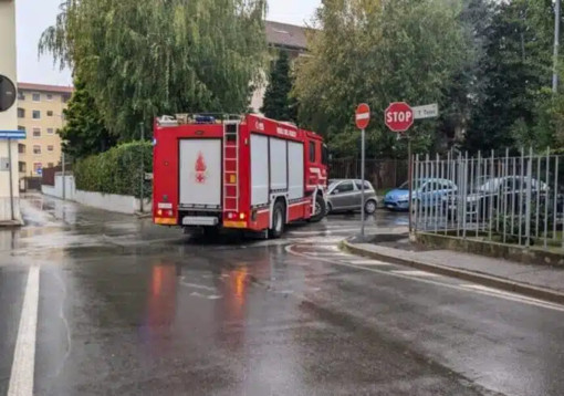 Boffalora sopra Ticino: auto prende fuoco in via Circonvallazione, nessun ferito