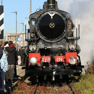 Milano saluta Porta Genova con un evento storico: la locomotiva a vapore passa da Vigevano e Abbiategrasso