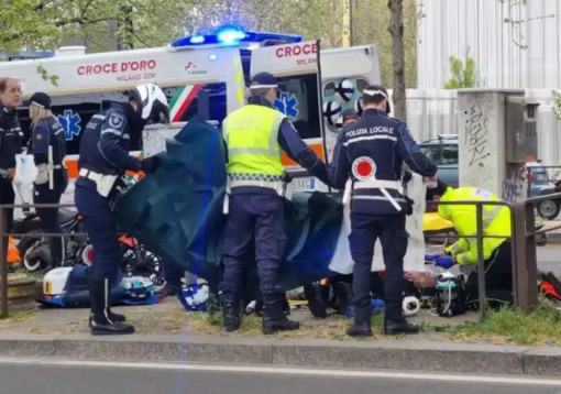 Tragedia della strada a Milano: investita da un motociclista, muore una ragazza di 29 anni