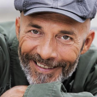 Una delle foto con cui Max Laudadio ha accompagnato il post con il saluto finale a &quot;Striscia la Notizia&quot;