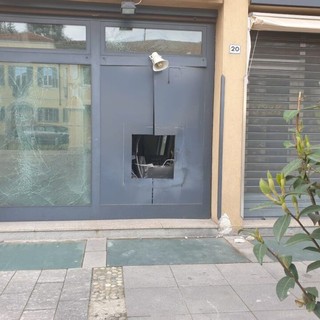 Magenta: bancomat MPS esploso e non asportato, ma i malviventi sono fuggiti con il contenuto