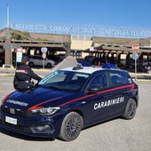 Oltrepò, ruba una borsa e usa le carte di credito al centro commerciale Oltrepò, ruba una borsa e usa le carte di credito al centro commerciale