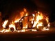 Milano: auto in fiamme a Sesto San Giovanni, il corpo carbonizzato è di un vigile del fuoco