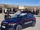 Oltrepò, ruba una borsa e usa le carte di credito al centro commerciale