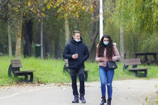 Nuovo Dpcm, il governo conferma: «Niente asporto per i bar dopo le 18 e stop agli spostamenti tra regioni anche in zona gialla»