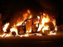 Milano: auto in fiamme a Sesto San Giovanni, il corpo carbonizzato è di un vigile del fuoco