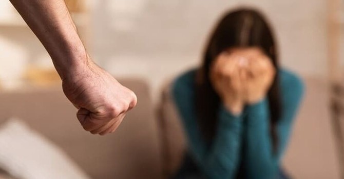 Magenta, maltrattamenti alla ex compagna: 44enne condannato a due anni