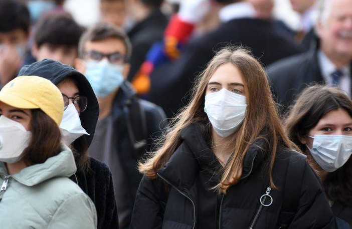 La Lombardia da oggi è in zona gialla: riaprono bar e ristoranti (fino alle 18). Ecco cosa si può fare e che cosa no La Lombardia da oggi è in zona gialla: riaprono bar e ristoranti (fino alle 18). Ecco cosa si può fare e che cosa no