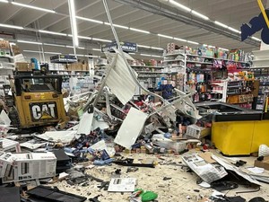 Abbiategrasso: raid notturno da Maurys, devastazione e indagini in corso