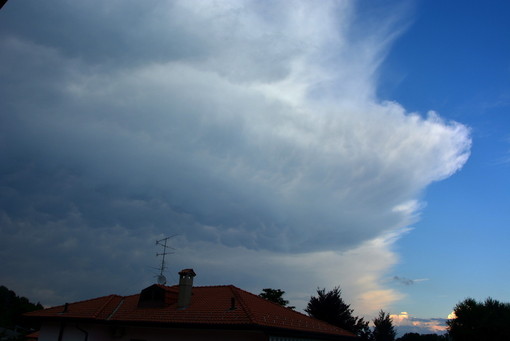 Due giorni di nuvole e deboli piogge, ma da giovedì vento e sole ci portano fino a dicembre Due giorni di nuvole e deboli piogge, ma da giovedì vento e sole ci portano fino a dicembre