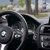 Eleva la tua esperienza di guida con il noleggio a lungo termine BMW