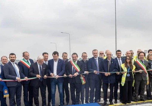 Novara: Mit, aperto al traffico nuovo tratto tangenziale, investiti 121 mln Novara: Mit, aperto al traffico nuovo tratto tangenziale, investiti 121 mln