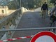 Cassinetta di Lugagnano: bilico devasta la sponda del ponte storico sul Naviglio Grande, transito chiuso Cassinetta di Lugagnano: bilico devasta la sponda del ponte storico sul Naviglio Grande, transito chiuso