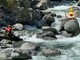 I vigili del fuoco impegnati nelle ricerche in Valtellina. Sotto: i soccorsi nella Bergamasca I vigili del fuoco impegnati nelle ricerche in Valtellina. Sotto: i soccorsi nella Bergamasca