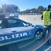 Fermato per un controllo sulla A4, scoperti 2 chili di cocaina: arrestato