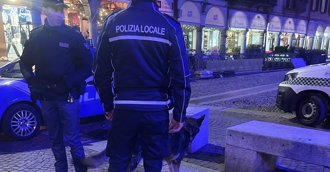 Sicurezza in provincia: in settimana due operazioni di controllo straordinario a Pavia e Vigevano. Rafforzati i presidi nelle aree sensibili e nei luoghi della movida Sicurezza in provincia: in settimana due operazioni di controllo straordinario a Pavia e Vigevano. Rafforzati i presidi nelle aree sensibili e nei luoghi della movida