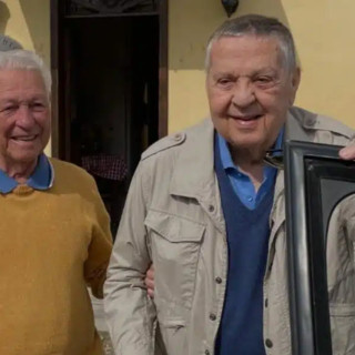 Renato Pozzetto riappare in un ristorante nel Pavese: sorridente e in ottima forma