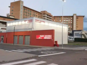 Boffalora sopra Ticino: scontro alla rotatoria di via Manzoni tra due auto