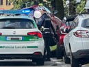 Magenta: perde il controllo dell’auto e finisce contro un veicolo in sosta