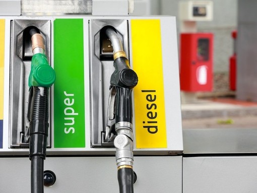 Prezzi carburanti: decreto in vigore, sconti alla pompa attesi in giornata