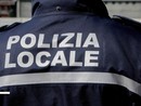 Mortara: aggredisce con il carter della bici tre agenti della Polizia locale che volevano fermarlo